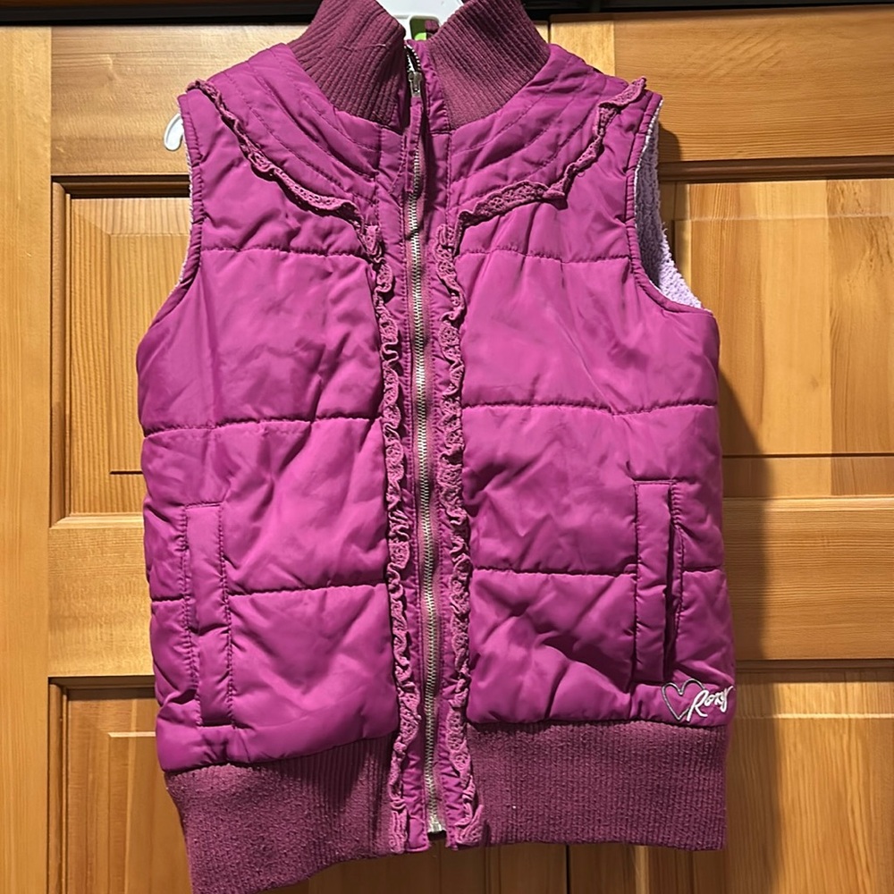 RARE Roxy girls medium vest with lace trim and fleece lining!